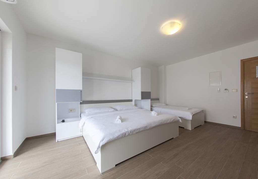 Apartments Villa Klara Башка-Вода Екстер'єр фото